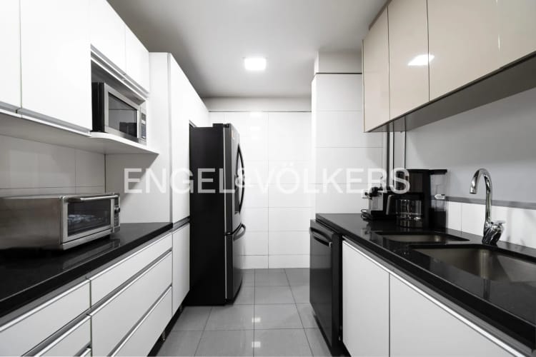 Apartamento de 2 alcobas en venta en Los Rosales, Bogotá, 142 m² · foto 8 de 15