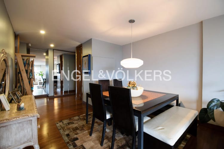 Apartamento de 2 alcobas en venta en Los Rosales, Bogotá, 142 m² · foto 5 de 15