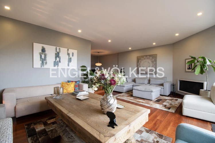 Apartamento de 2 alcobas en venta en Los Rosales, Bogotá, 142 m² · foto 3 de 15