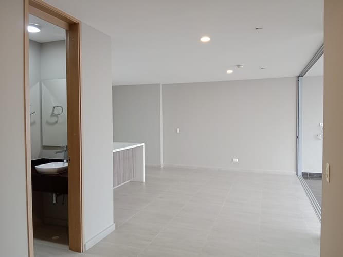 Apartamento de 2 alcobas en arriendo en El Tesoro, Medellín, 100 m² · foto 2 de 24