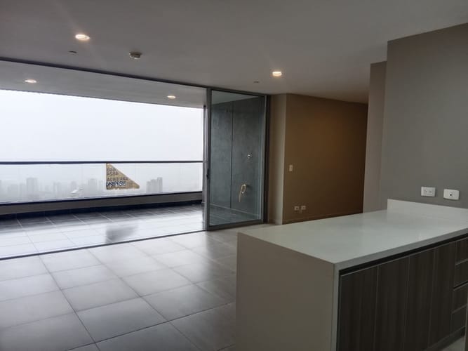 Apartamento de 2 alcobas en arriendo en El Tesoro, Medellín, 100 m² · foto 3 de 24