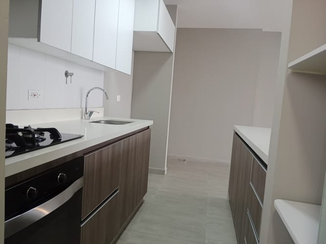 Apartamento de 2 alcobas en arriendo en El Tesoro, Medellín, 100 m² · foto 6 de 24