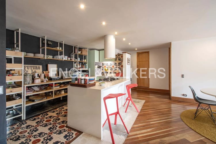Apartamento de 2 alcobas en venta en Los Rosales, Bogotá, 151 m² · foto 13 de 21