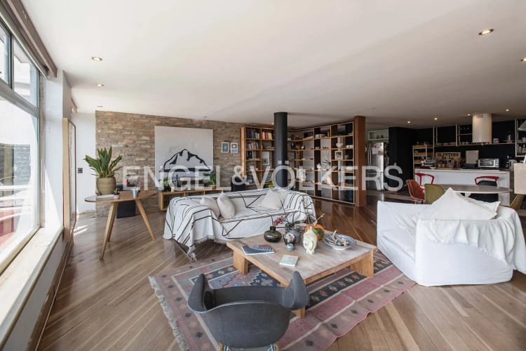 Apartamento de 2 alcobas en venta en Los Rosales, Bogotá, 151 m² · foto 2 de 21