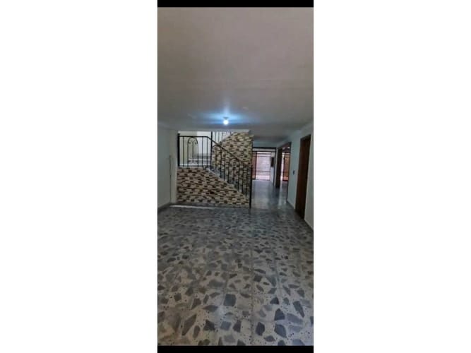 Casa de 5 alcobas en venta en Cabañas, Bello, 220 m² · foto 4 de 24