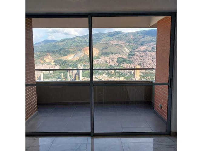 Apartamento de 2 alcobas en venta en Cabañas, Bello, 64 m² · foto 2 de 14
