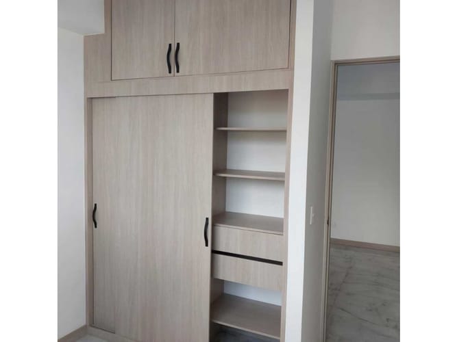 Apartamento de 2 alcobas en venta en Cabañas, Bello, 64 m² · foto 6 de 14