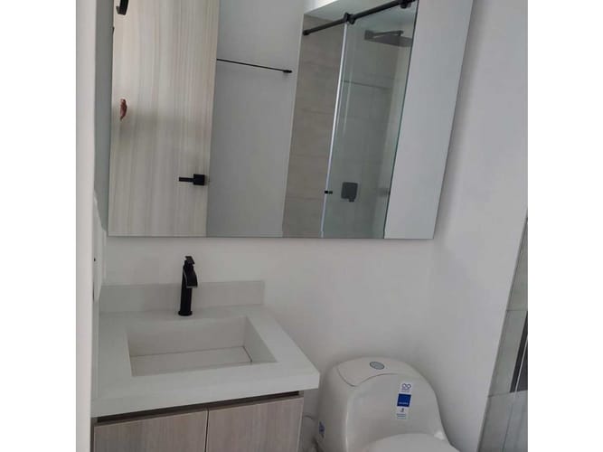 Apartamento de 2 alcobas en venta en Cabañas, Bello, 64 m² · foto 13 de 14