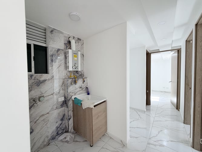 Apartamento de 3 alcobas en venta en Lusitania, Madrid, 57 m² · foto 13 de 24