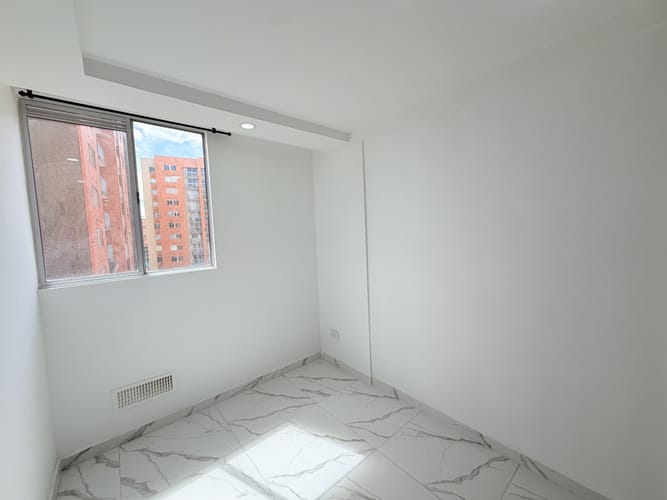 Apartamento de 3 alcobas en venta en Lusitania, Madrid, 57 m² · foto 17 de 24