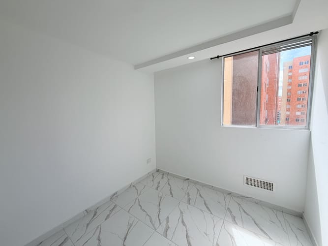 Apartamento de 3 alcobas en venta en Lusitania, Madrid, 57 m² · foto 18 de 24