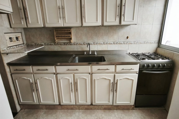 Casa de 5 alcobas en venta en Castilla, Bogotá, 186 m² · foto 5 de 19