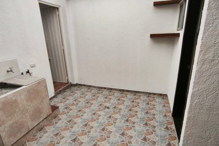 Casa de 5 alcobas en venta en Castilla, Bogotá, 186 m² · foto 6 de 19