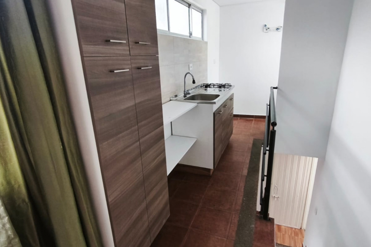 Casa de 5 alcobas en venta en Castilla, Bogotá, 186 m² · foto 8 de 19
