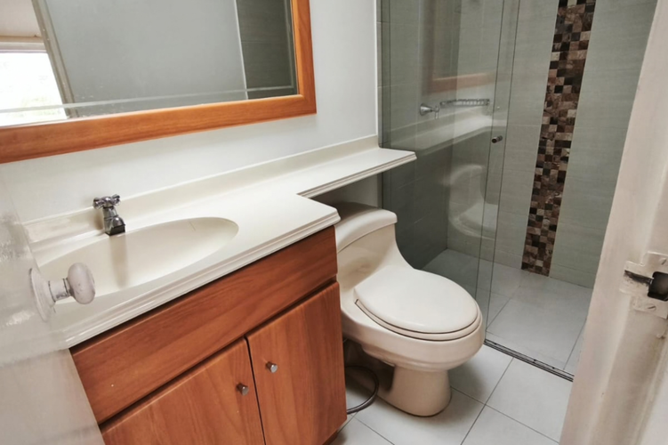 Casa de 5 alcobas en venta en Castilla, Bogotá, 186 m² · foto 13 de 19