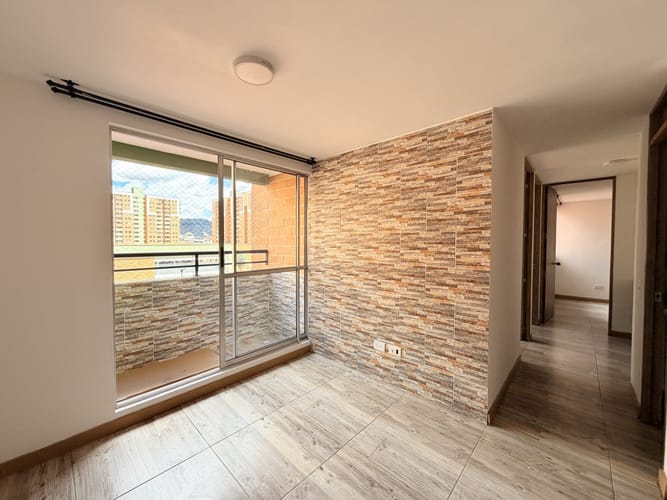 Apartamento de 3 alcobas en venta en Fac, Madrid, 56 m² · foto 4 de 18