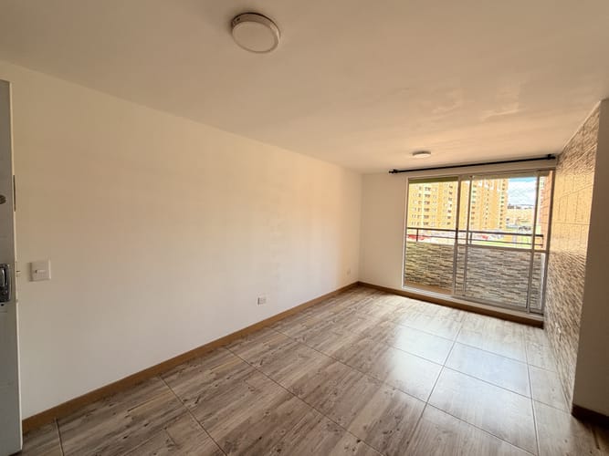Apartamento de 3 alcobas en venta en Fac, Madrid, 56 m² · foto 6 de 18