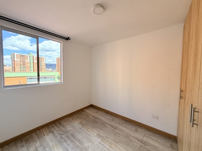 Apartamento de 3 alcobas en venta en Fac, Madrid, 56 m² · foto 10 de 18