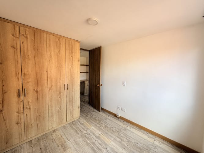 Apartamento de 3 alcobas en venta en Fac, Madrid, 56 m² · foto 11 de 18