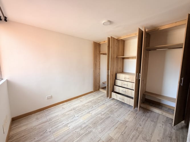 Apartamento de 3 alcobas en venta en Fac, Madrid, 56 m² · foto 13 de 18