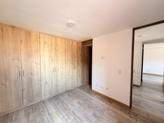 Apartamento de 3 alcobas en venta en Fac, Madrid, 56 m² · foto 16 de 18