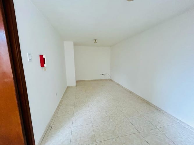 Apartamento de 3 alcobas en venta en Las Nieves, Bogotá, 76 m² · foto 2 de 14