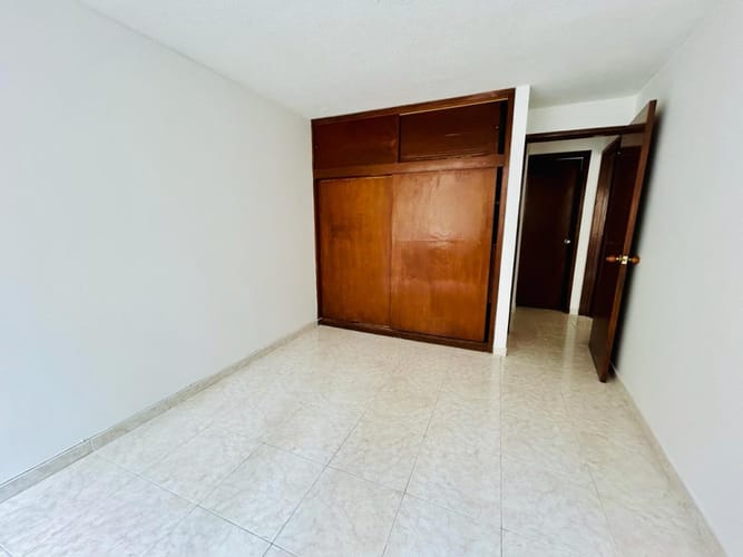 Apartamento de 3 alcobas en venta en Las Nieves, Bogotá, 76 m² · foto 3 de 14