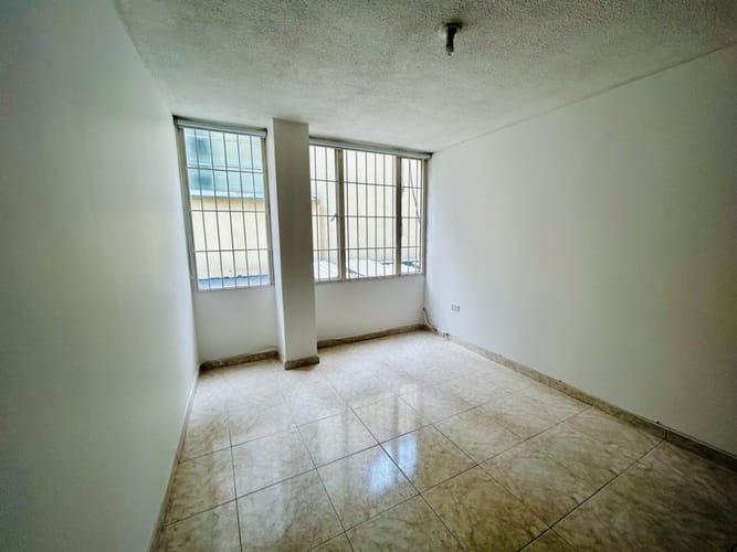 Apartamento de 3 alcobas en venta en Las Nieves, Bogotá, 76 m² · foto 4 de 14