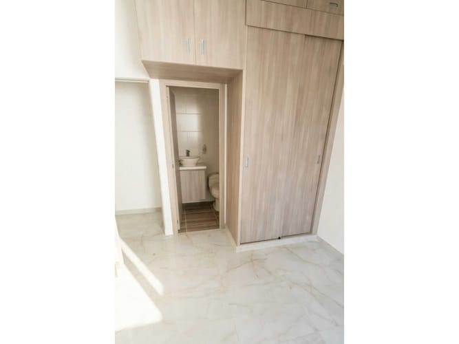 Apartamento de 3 alcobas en venta en Cabañas, Bello, 78 m² · foto 7 de 19