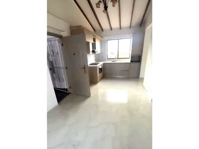 Apartamento de 3 alcobas en venta en Cabañas, Bello, 78 m² · foto 10 de 19
