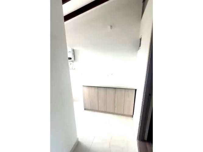 Apartamento de 3 alcobas en venta en Cabañas, Bello, 78 m² · foto 12 de 19