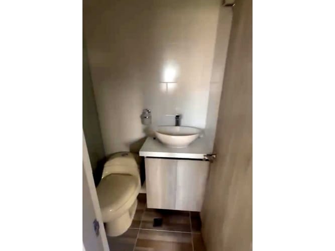 Apartamento de 3 alcobas en venta en Cabañas, Bello, 78 m² · foto 14 de 19