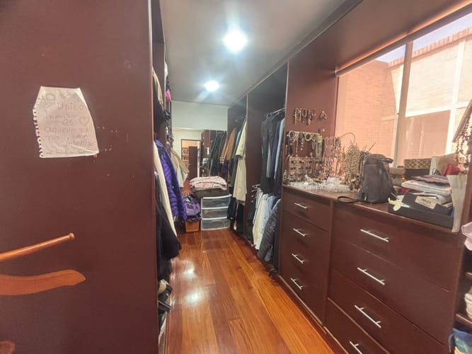 Apartamento de 4 alcobas en venta en Chicó Alto, Bogotá, 352 m² · foto 11 de 24