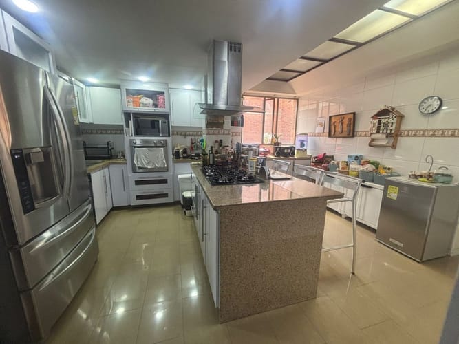 Apartamento de 4 alcobas en venta en Chicó Alto, Bogotá, 352 m² · foto 14 de 24