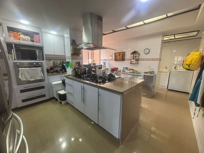 Apartamento de 4 alcobas en venta en Chicó Alto, Bogotá, 352 m² · foto 15 de 24