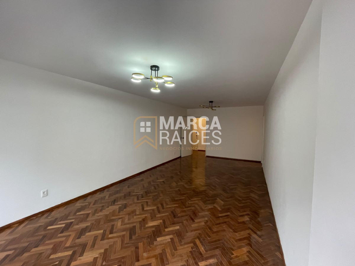 Alquiler Apartamento 3 Dormitorios mas servicio, 3 Baños con Garage. Pocitos, Montevideo · Foto 6