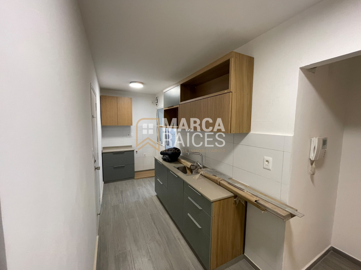 Alquiler Apartamento 3 Dormitorios mas servicio, 3 Baños con Garage. Pocitos, Montevideo · Foto 11