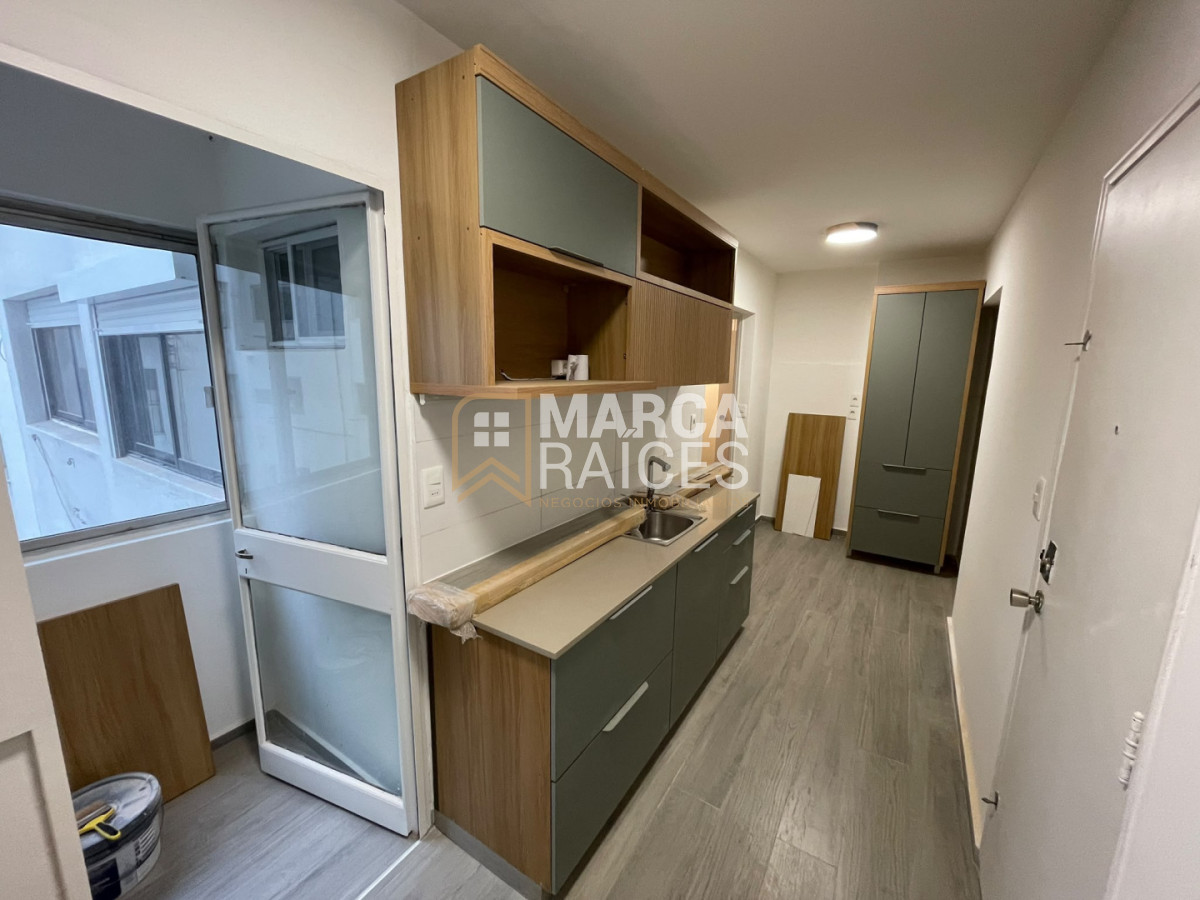 Alquiler Apartamento 3 Dormitorios mas servicio, 3 Baños con Garage. Pocitos, Montevideo · Foto 12