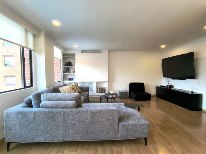 Apartamento de 3 alcobas en venta en Chico Norte, Bogotá, 120 m² · foto 3 de 24