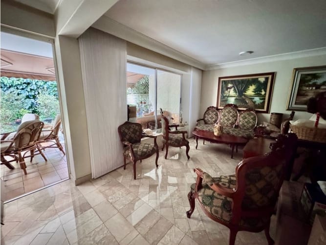 Casa de 3 alcobas en venta en San Lucas, Medellín, 274 m² · foto 12 de 24
