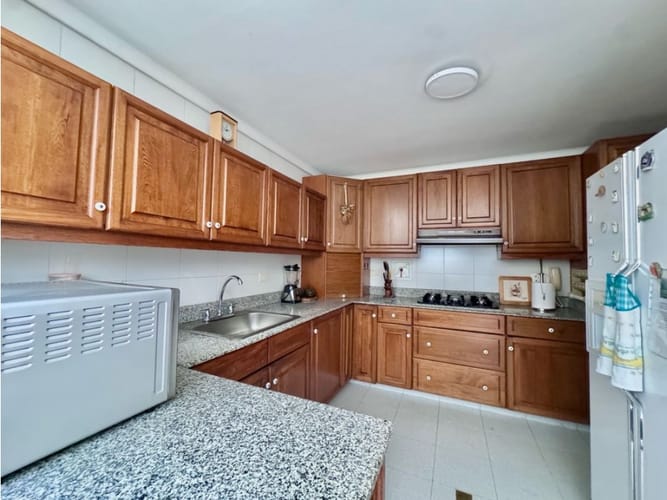 Casa de 3 alcobas en venta en San Lucas, Medellín, 274 m² · foto 13 de 24