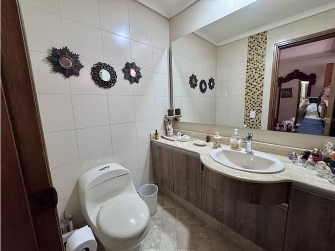 Casa de 3 alcobas en venta en San Lucas, Medellín, 274 m² · foto 16 de 24