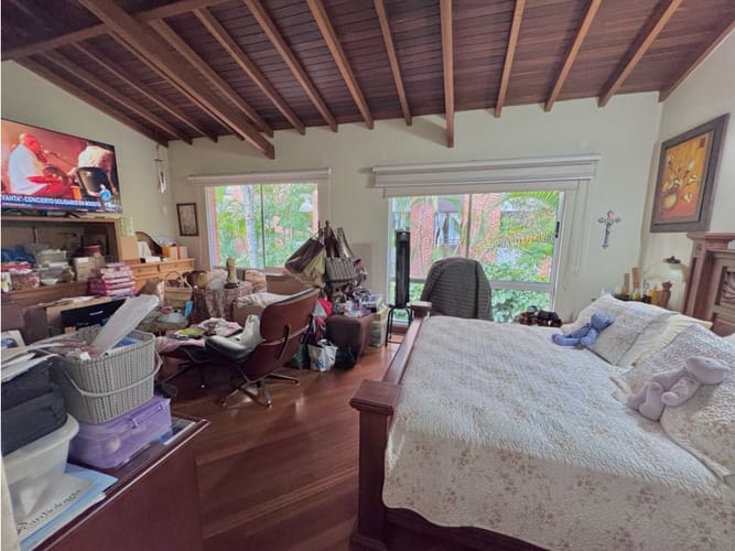 Casa de 3 alcobas en venta en San Lucas, Medellín, 274 m² · foto 24 de 24