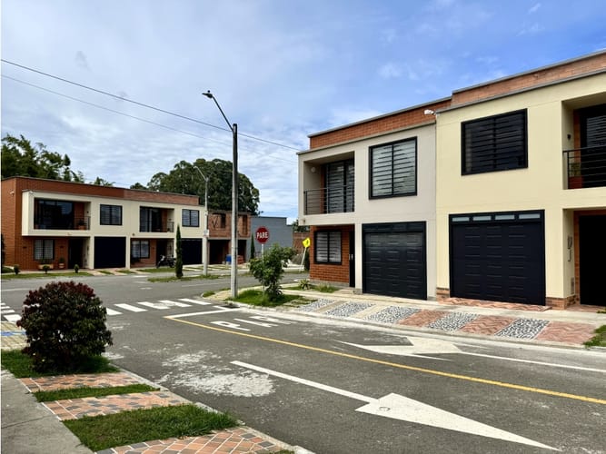 Lote en venta en El Carmen De Viboral, El Carmen de Viboral, 84 m² · foto 2 de 16