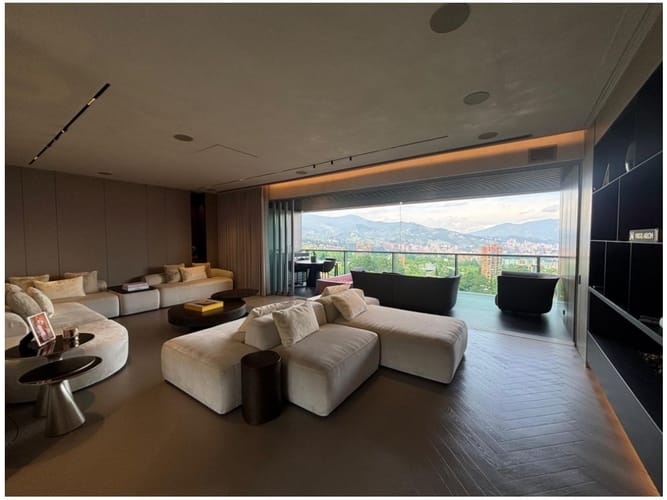 Apartamento de 3 alcobas en venta en Los Balsos, Medellín, 283 m² · foto 4 de 24