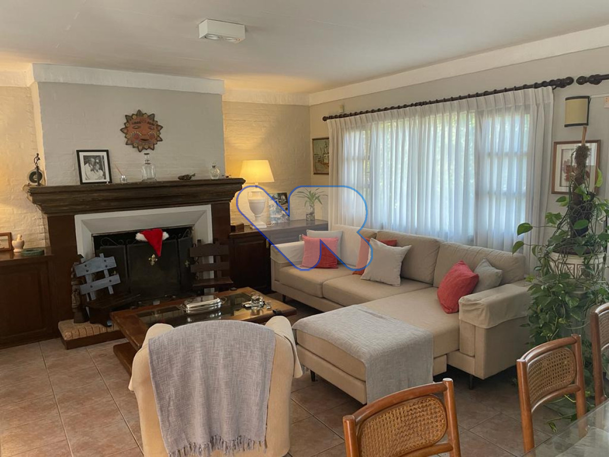 Venta y Alquiler Anual Casa 4D Lugano con Piscina · Foto 3