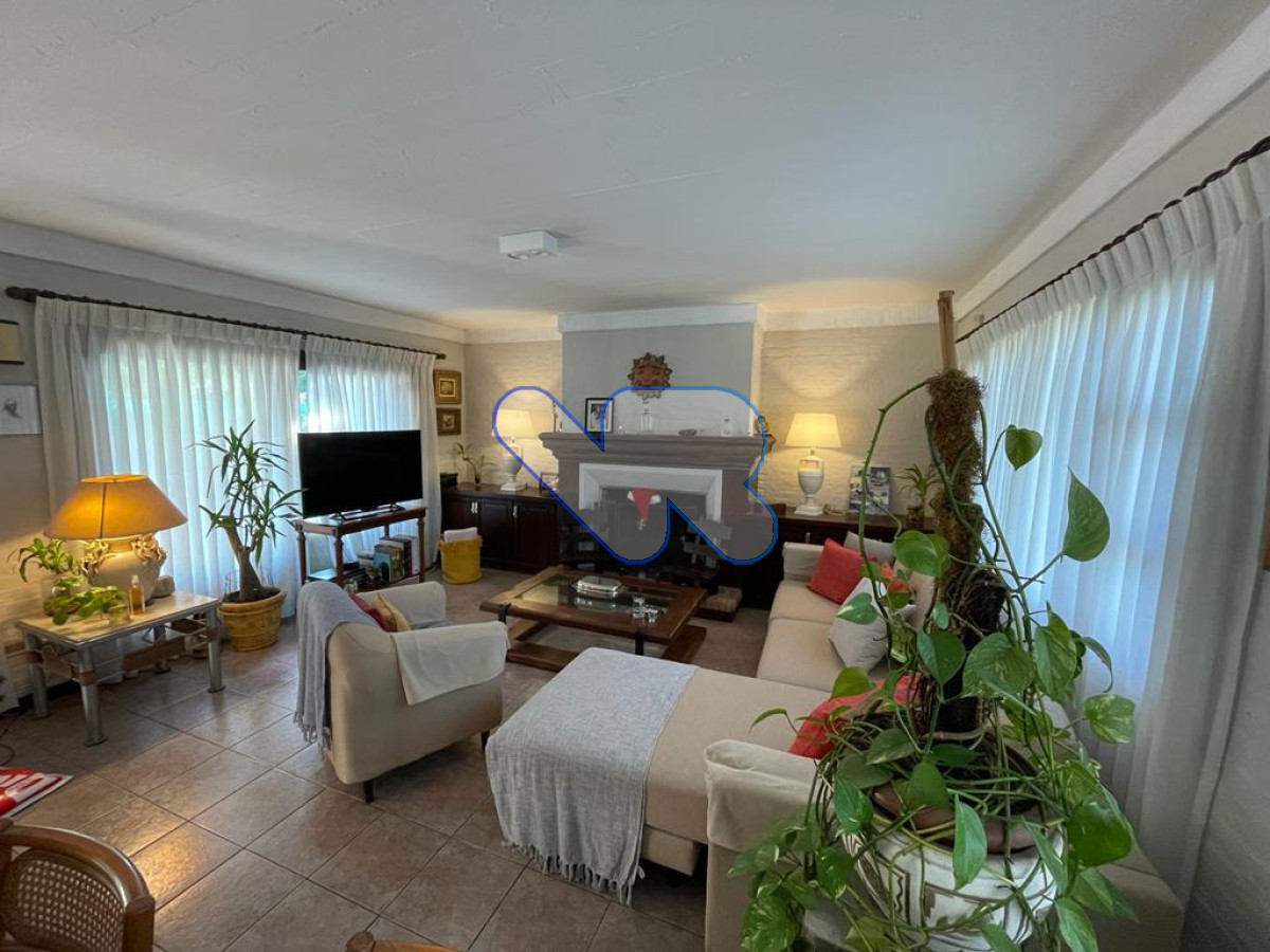 Venta y Alquiler Anual Casa 4D Lugano con Piscina · Foto 4