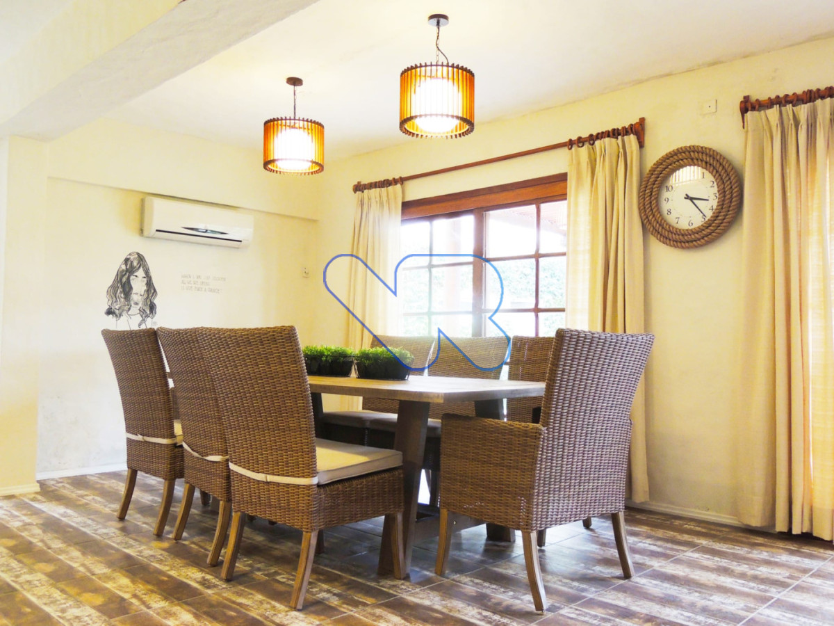 Venta y Alquiler Anual Casa 4D y dep de serv con Piscina Mansa · Foto 9