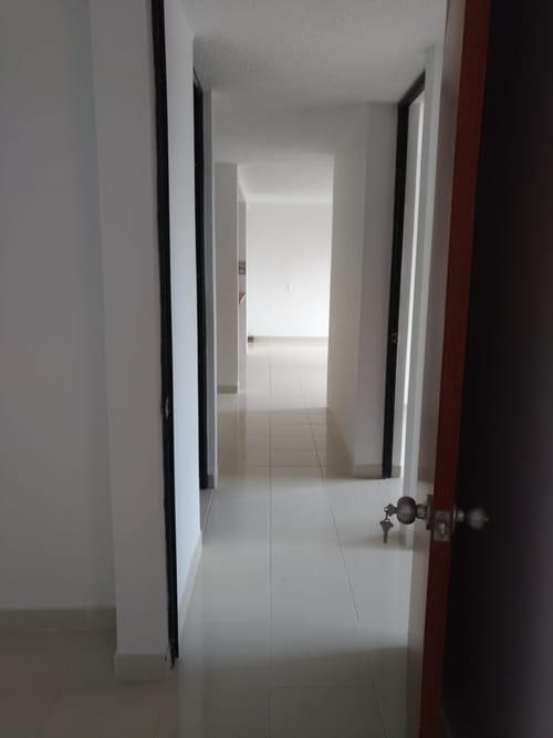 Apartamento de 3 alcobas en venta en Conjunto Residencial La Finca Super Manzana 10a, Madrid, 67 m² · foto 5 de 18