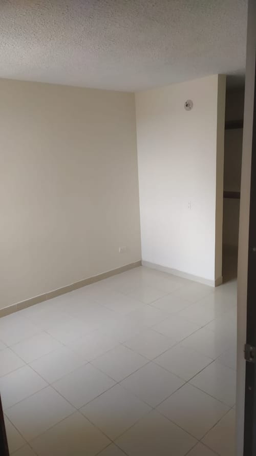 Apartamento de 3 alcobas en venta en Conjunto Residencial La Finca Super Manzana 10a, Madrid, 67 m² · foto 7 de 18